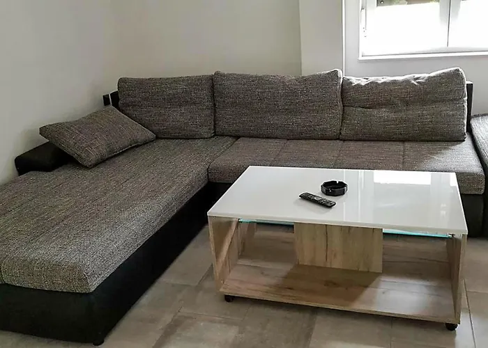 One Bedroom Stunning In Appartement
